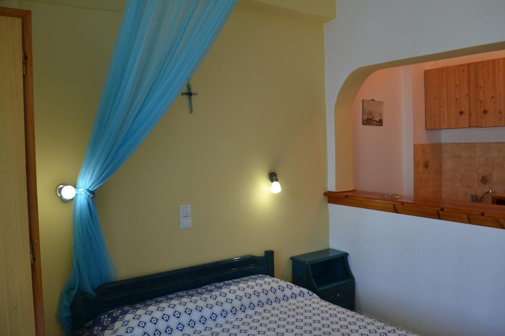 Salvanos Residence إيبسوس الغرفة الصورة